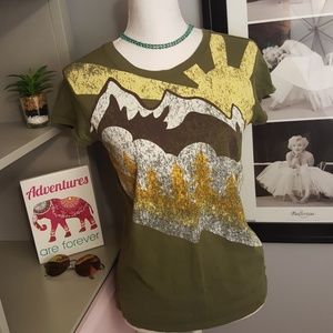 Old Navy vintage look T shirt
